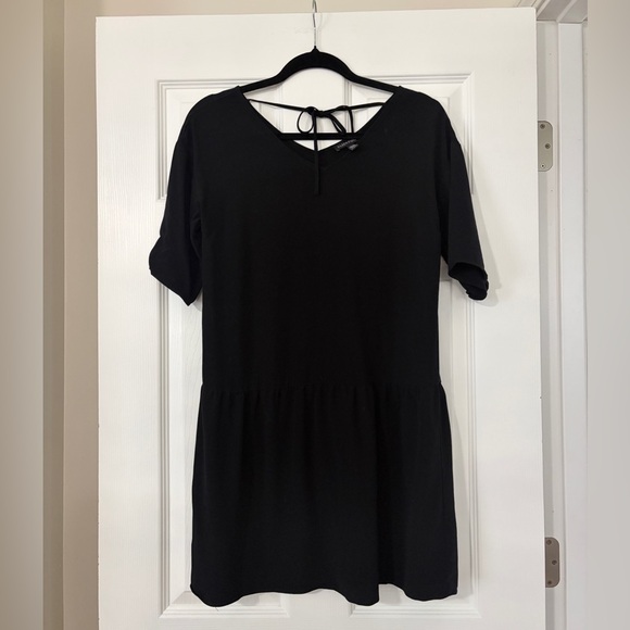 Eileen Fisher Dresses & Skirts - Eileen Fisher Black Tie-Back Short Sleeve Dress